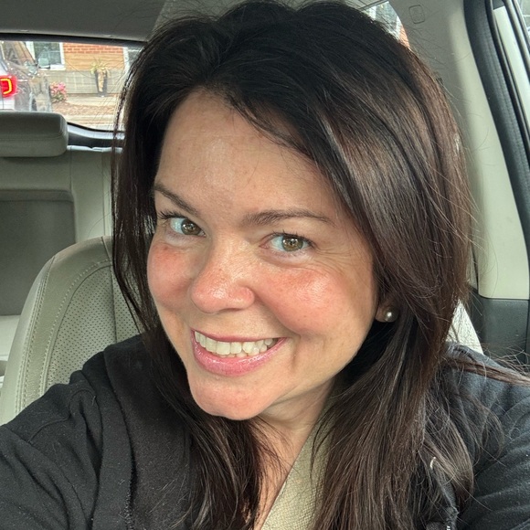 Meet your Posher, Andrea - Picture 1 of 1